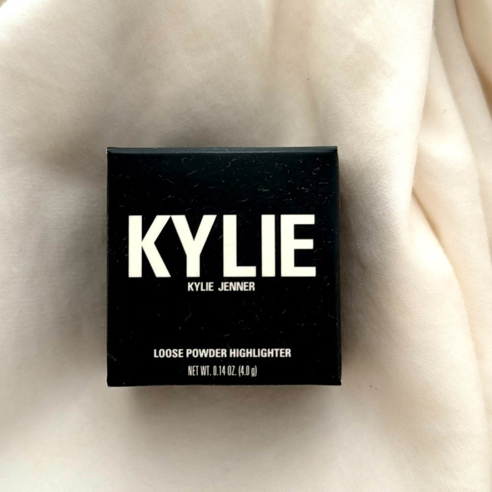 Kylie Cosmetics Highlighter (brand new)